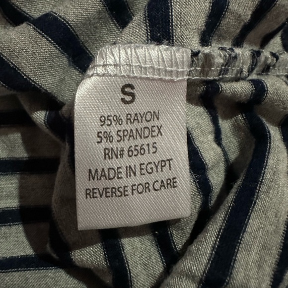 Shoulder cutout top - Picture 5 of 5